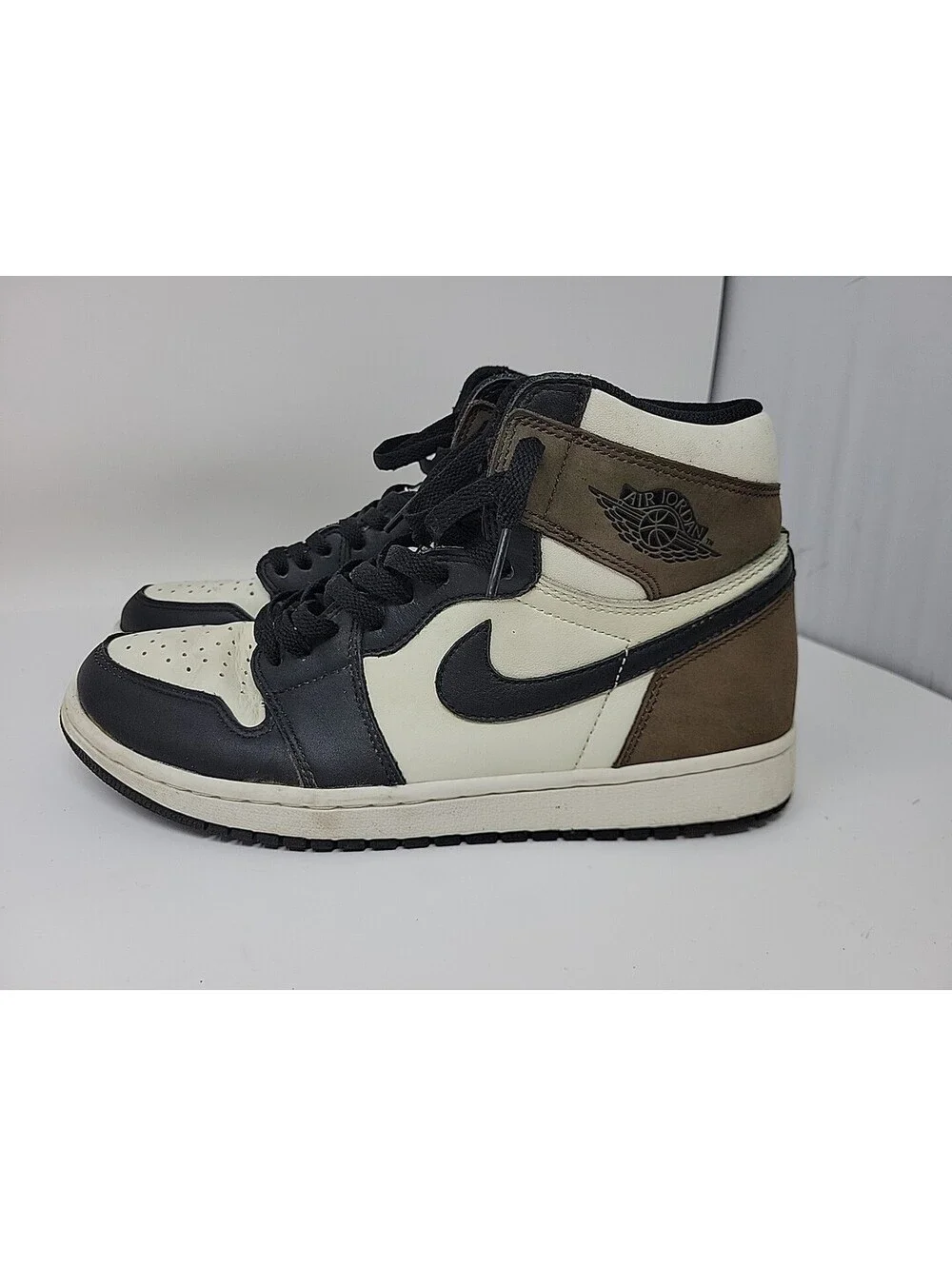Nike Air Jordan 1 Mid Black Sail Brown Mocha Men’s Sneakers Authentic 10.5